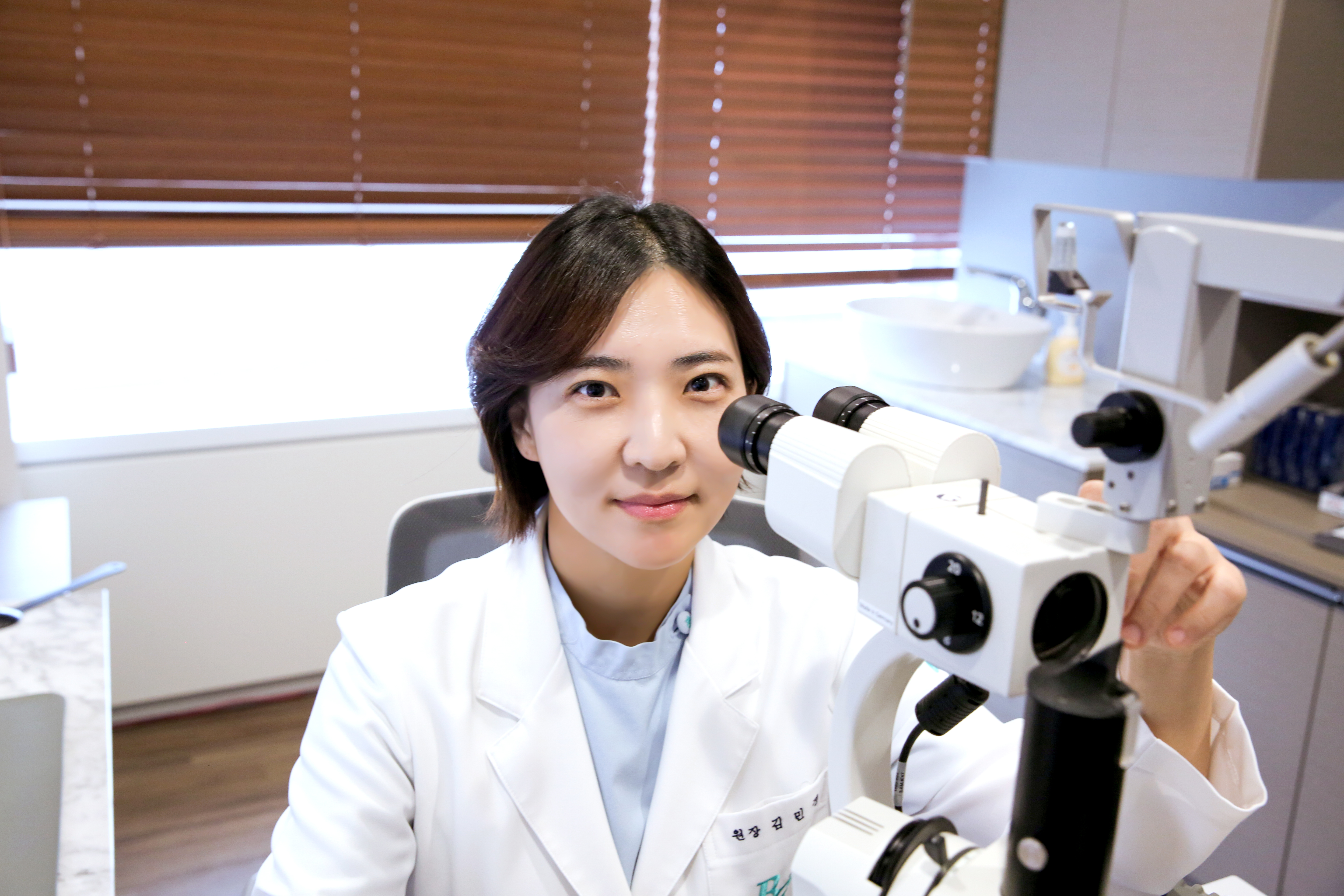 스마일라식 정기 검진 장비 및 안과 정밀 진찰 과정