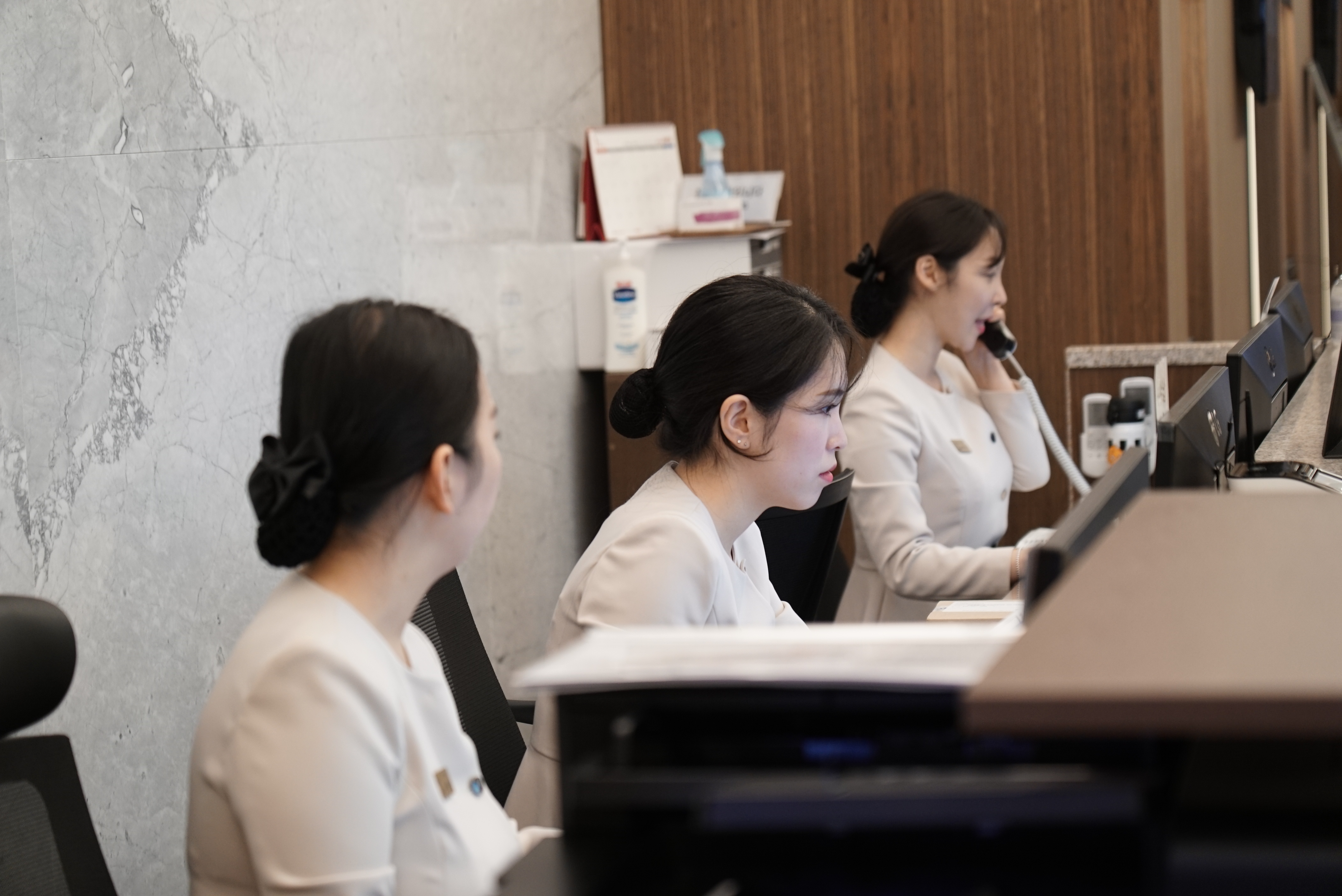 단순 안검근파동과 주의가 필요한 안면경련 및 신경계 질환의 차이점 설명