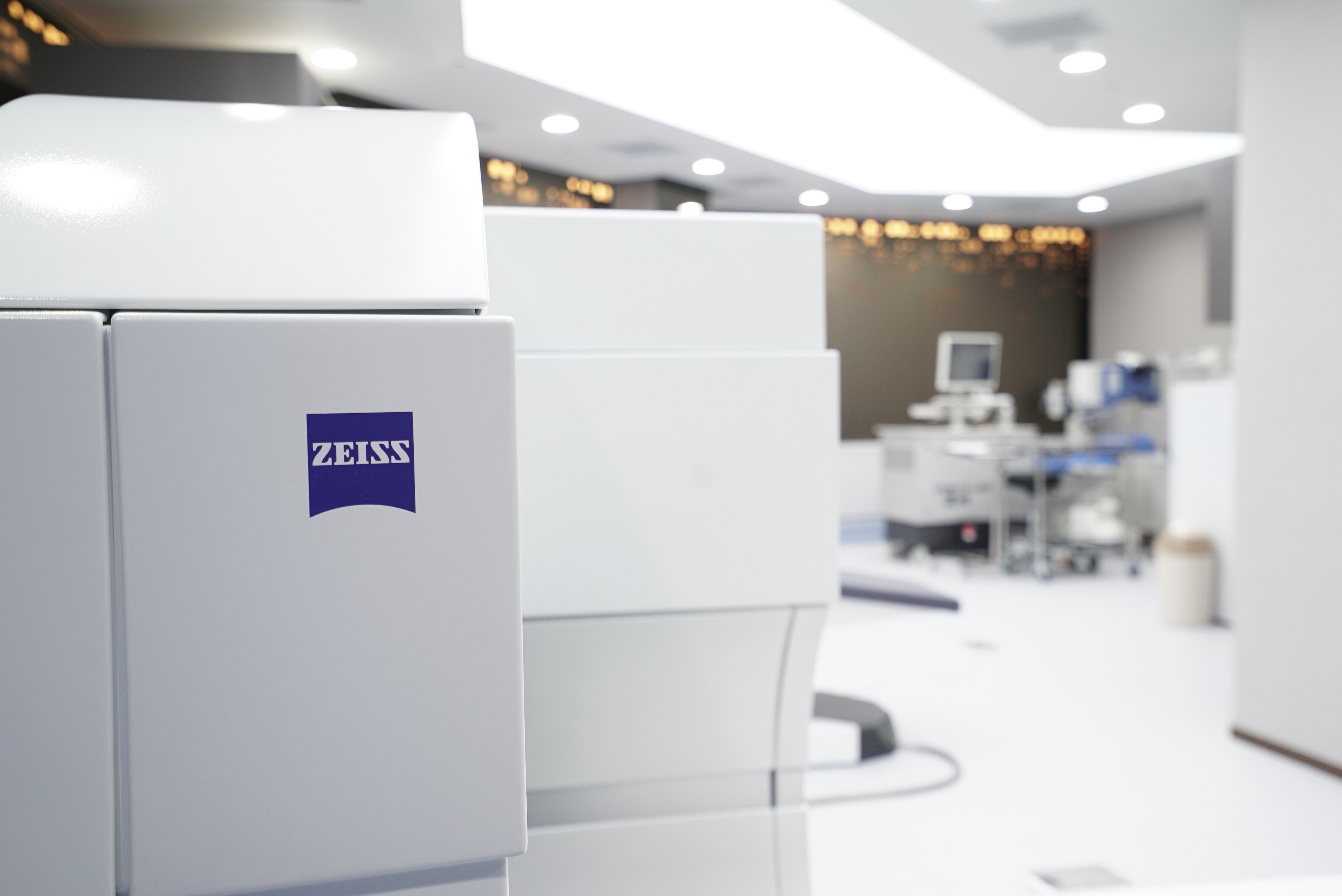 자외선 파장이 수정체와 망막에 미치는 영향 및 주요 안질환 설명